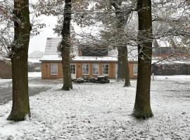 Eichengeflüster Kranichzimmer, cheap hotel in Wagenfeld