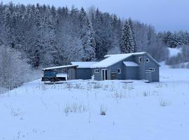 Stuga Fyra Säsonger - Fishing - Skiing - Hottub, khách sạn ở Filipstad