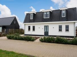8 persons waterfront Villa, maison de vacances à Roelofarendsveen