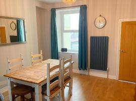 House in Ebbw Vale, hotel with parking in Ebbw Vale