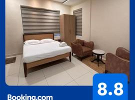 FabHotel Prime AM Suites Near Yashoda Hospital، فندق في حيدر أباد