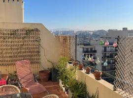 Appart 60 m2 séjour sur terrasse sud et 2 chambres gare Saint-Charles, hotel near Marseille Saint-Charles Train Station, Marseille