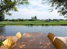 5 persons Holiday Home Comfort, hotel in Roelofarendsveen