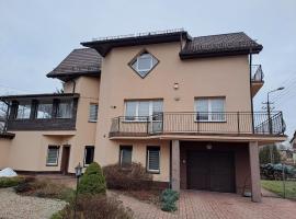 Pokoje Zielonka, apartment sa Zielonka