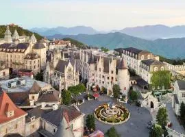 Mercure Danang French Village Bana Hills, hotel in Danang