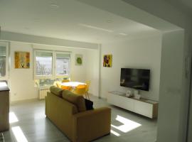 Viesnīca Apartamento JARDIN DELUZ, con Wifi y Parking privado gratis pilsētā Santandera