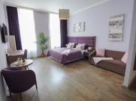 Elegant & Stylish Center Apartments!