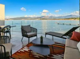 T2 LUXE Pieds dans l'eau Porticcio