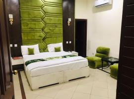 Hotel PAK Continental Multan, hotell i Multan