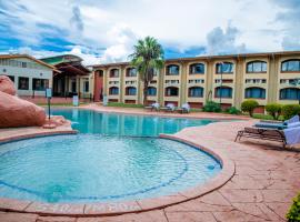 M'kango Golfview Hotel, hotel with pools in Lusaka