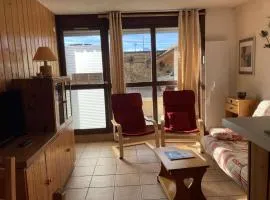 Studio pour 4 à l'Alpe d'Huez – Centre Station, Terrasse Sud, Animaux OK, Proche Pistes et Activités - FR-1-405-11