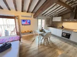 APARTAMENTO LOFT LAUREL coqueto con Aire acondicionado by Apartamentos Logrono org