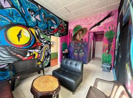 Lienzo Hostel and Mural Art Museum, hotel in Popayan