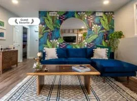 [1] Sugar Skull Sanctuary Walk to MASS/KU/Dining!