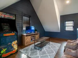Chalet Amelia Lake View HotTub Fireplace Arcade