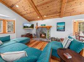 Tahoe Grand on the West Shore - Pet Friendly & Hot Tub!, αγροικία σε Homewood