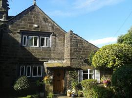 Old Town Hall Holiday Cottage, family hotel in Hebden Bridge