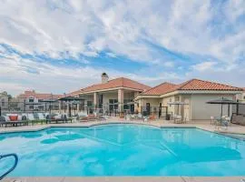 The TPC Dream - Family-Friendly Getaway with Resort Pools & Parking - H2057