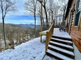 Modern Mountain Cabin - Spectacular Views at 3100 ft