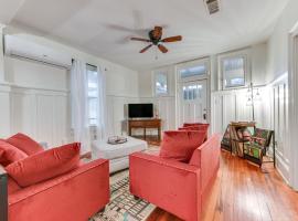 Baton Rouge Cottage with Fenced Yard Near Downtown!، فندق في باتون روج