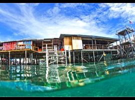 Spheredivers Scuba & Leisure، بيت ضيافة في Pulau Mabul 