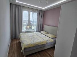 Nowy apartament przy ulicy Kurpiowskiej blisko centrum miasta – hotel w Siedlcach