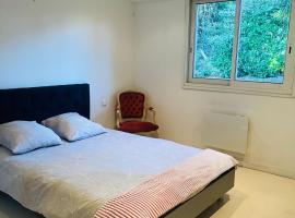 Villa des Plantes, ubytování v soukromí v destinaci Villecresnes