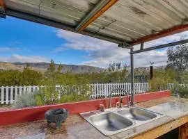 Mountain-View Morongo Valley Cabin Quiet Setting!