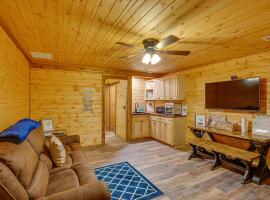 Cozy Quitman Fishing Cabin Near Lake Fork!, holiday home in Quitman