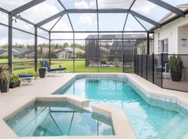 Comfortable House with hot tub close to Disney、キシミーのホテル