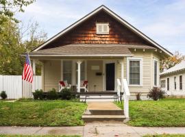 The Porter Pearl Centrally Located Joplin Home!, tradicionalna kućica u gradu 'Joplin'