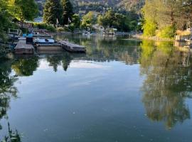 Dream Catcher Getaway, casă de vacanță din Clearlake Oaks