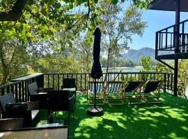 Sweed Dee Seaview Hostel, hotel v destinaci Phi Phi Don