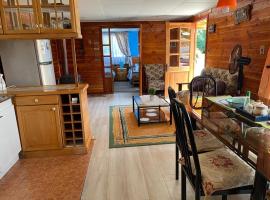 Casa acogedora en hermoso entorno Chiloe, casa en Rauco