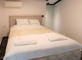 HOTEL GOLDEN BUDDHA, hotel a Rummindei