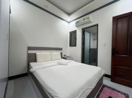 Khách Sạn Nhà Đất, ξενοδοχείο σε Ấp Bình Hưng