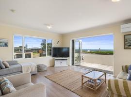 Otaki Beach Haven - Otaki Beach Holiday Unit, hotel com estacionamento em Otaki