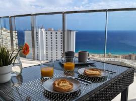 SUNSET WAVES sea view apartments, hotel blizu znamenitosti Las Rejas Golf Course, Benidorm