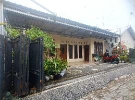 OYO 93582 Liani Homestay Syariah, ξενοδοχείο σε Kuripan