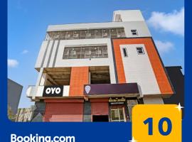 OYO Flagship 81411 Hotel Vip Grand, hotel poblíž významného místa DTC Depot, Nové Dilí