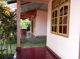 SPOT ON 93640 Dannis Homestay, hotell i Lombok