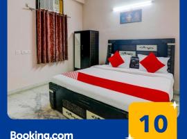OYO Flagship Yoko Guest House, Pension in Lucknow