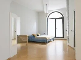 ComeCasa Bright City Flat with Private Terrace