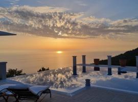 Luxury villa Ferarra Dubrovnik with infinity pool, hotel v destinácii Komaji