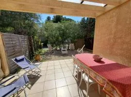 Villa club 2 chambres avec grande terrasse dans résidence de vacances