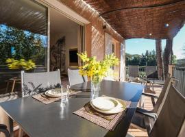 St Tropez et plage à pied Escale de Charme - 3, hotel in Saint-Tropez