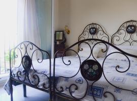 Lotus Country House, hotell i Crespellano