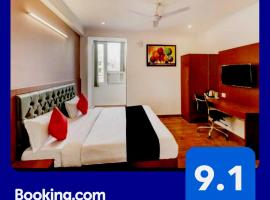 OYO Admi Suites, hotel i nærheden af Ambience Mall Vasant Kunj, New Delhi
