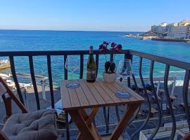 Marsalforn Sea Front Studio – hotel w mieście Żebbuġ