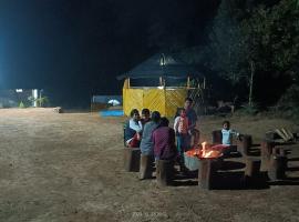 Coorg Derala Camping Tent House、マディケーリのホテル